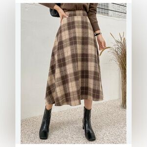 Cozy Plaid A-Line Midi Skirt Brown Cream Cottagecore Vintage Inspired Preppy M